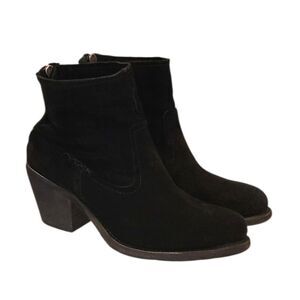 Frye Leslie Artisan Black Suede Short Boots Size 8